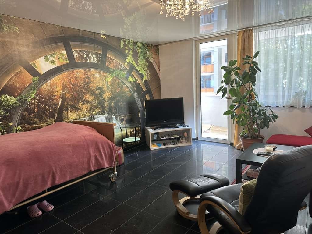 Immobilie in Offenbach am Main - Kapitalanlage mit Wohlfühlfaktor: Modernisierte 1-Zimmer-Wohnung mit Balkon am Waldrand - Bild 1
