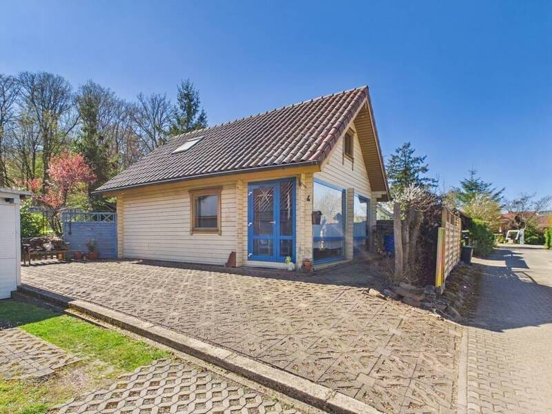 Immobilie in Beckingen - Idyllische Lage auf dem Litermont: Gemütliches, ca. 72 m² großes Blockbohlenhaus auf 354 m² Grund - Bild 0
