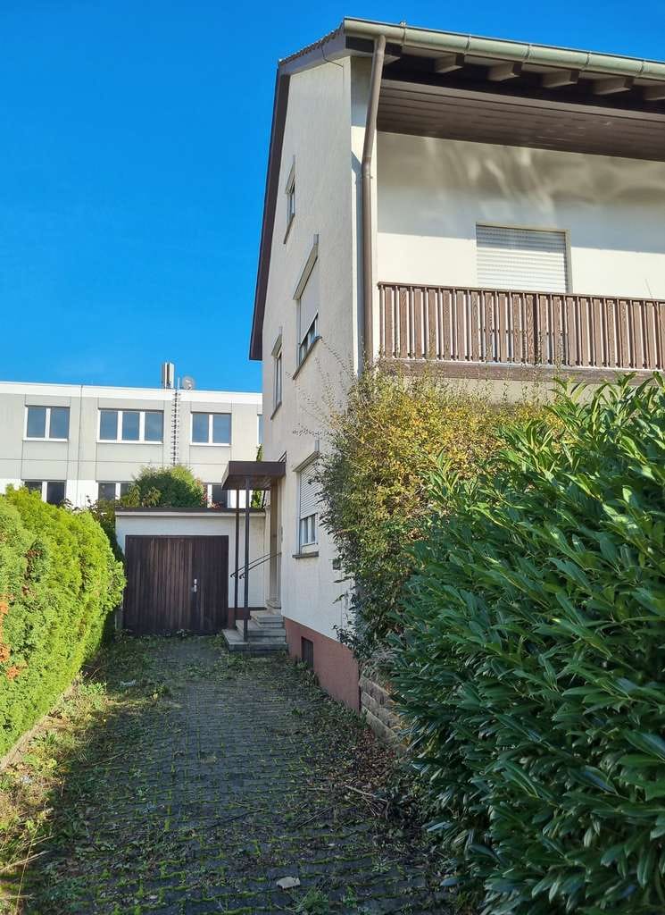 Immobilie in Deizisau - Einfamilienhaus mit energetischem Sanierungskonzept und Baugenehmigung in Deizisau - Bild 2