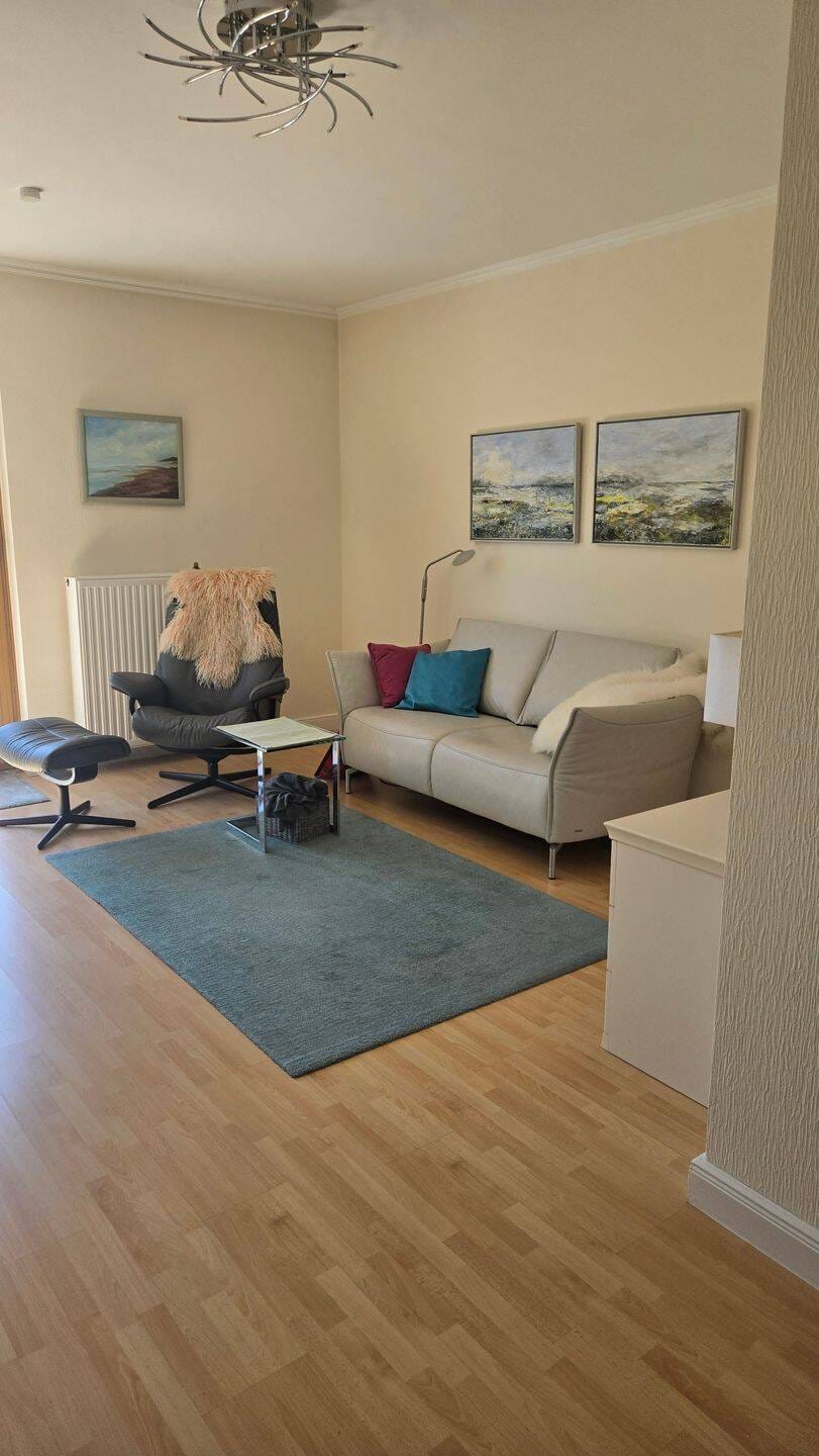 Immobilie in Bönningstedt - Modernes Wohnerlebnis vor den Toren Hamburgs: 2,5 Zimmer mit Balkon & Neubau-Flair - Bild 1