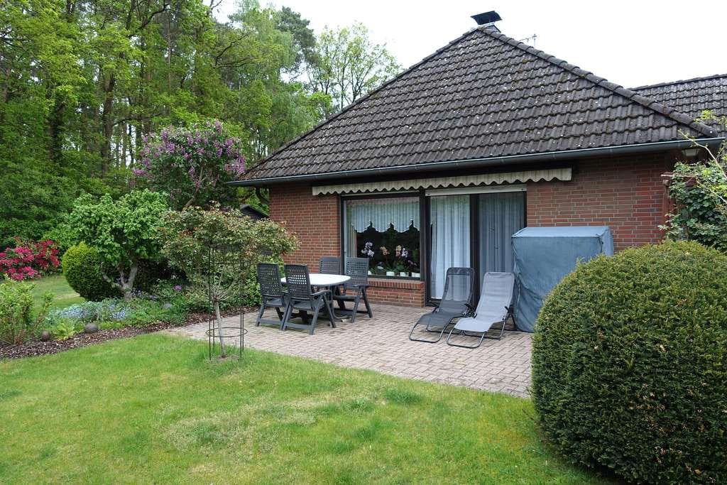 Immobilie in Handeloh - Wohnen am Waldrand und mitten im Dorf - Haus mit Wintergarten und Ausbaureserve in Handeloh - Bild 4