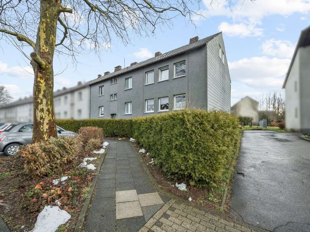 Immobilie in Radevormwald - Attraktives, vollvermietes Dreifamilienhaus mit Eigentümerwohnung in Radevormwald - Bild 0