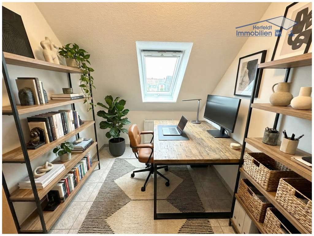 Immobilie in Klosterlechfeld - Exklusive 3,5-Zimmer-Maisonette in ruhiger Lage mit Balkon & 4 Stellplätzen - sofort bezugsfrei - Bild 4