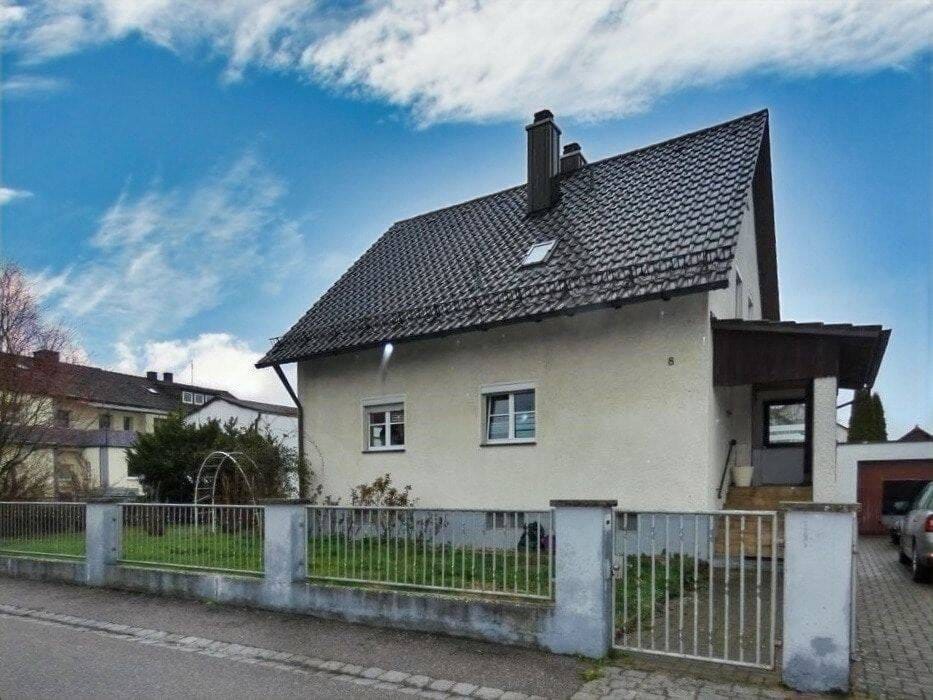 Immobilie in Altenstadt an der Waldnaab - Charmantes Häuschen in ruhiger Wohnlage mit großem Grundstück - Bild 0