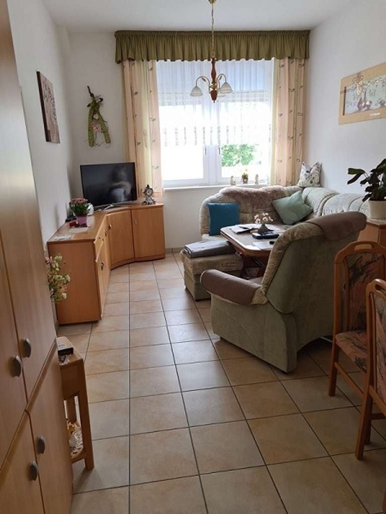 Immobilie in Neumark - behindertengerechte 2-Raum-Wohnung mit Lift und Fußbodenheizung  - Bild 0