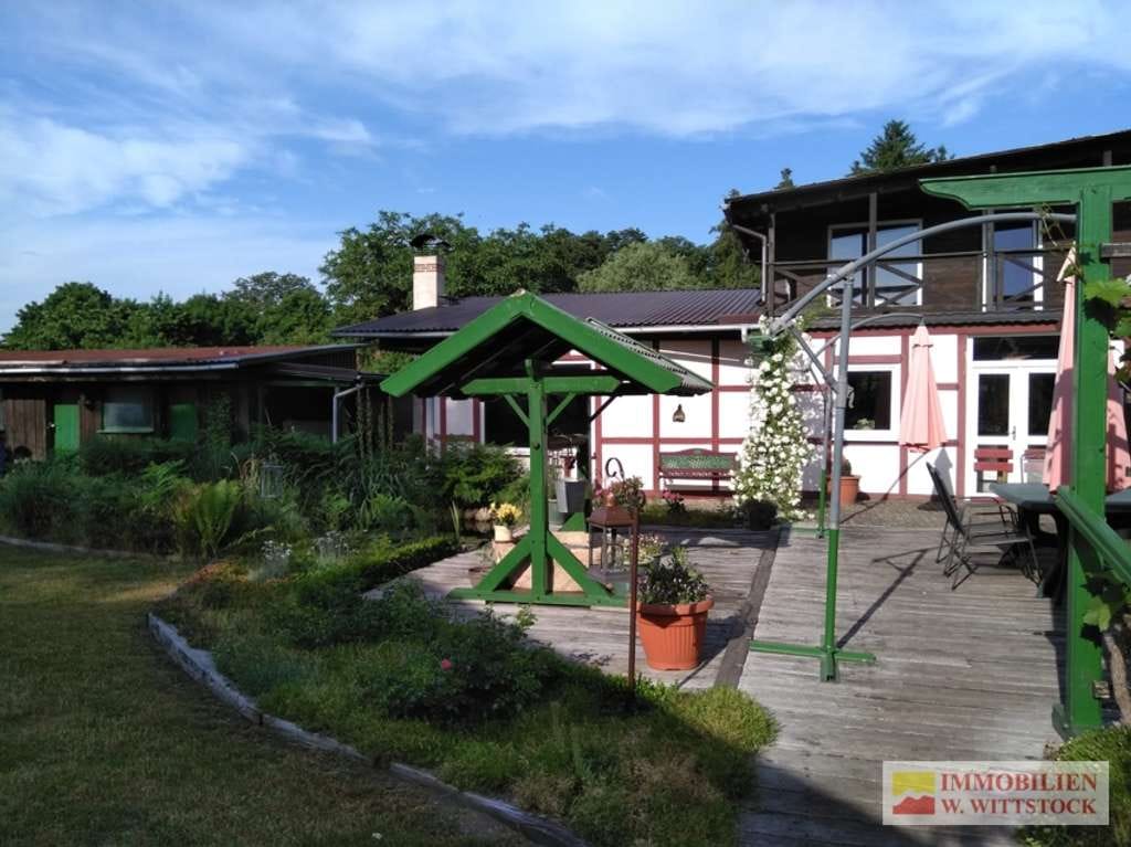Immobilie in Putlitz - Gepflegtes Grundstück mit gemütlichen EFH, Carport und Hobbywerkstatt in ruhiger Dorflage - Bild 3
