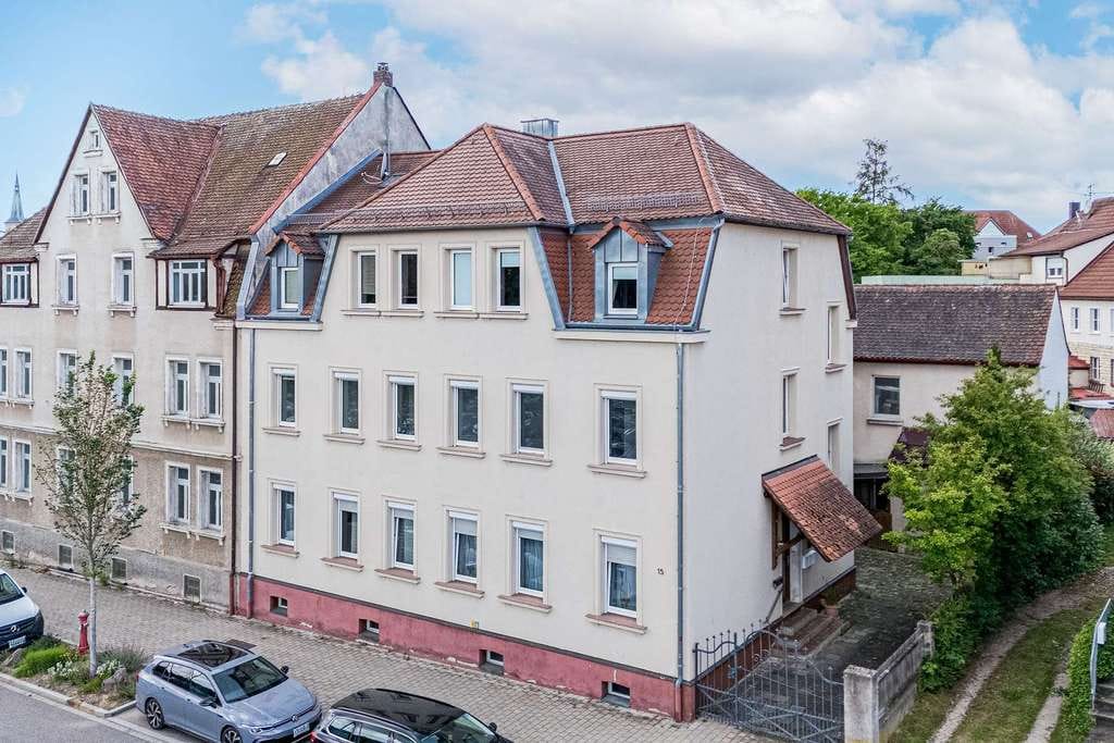 Immobilie in Schwabach - 3-Familienhaus mit bezugsfreier Wohnung, Mieteinnahmen und Entwicklungspotenzial in Schwabach - Bild 0