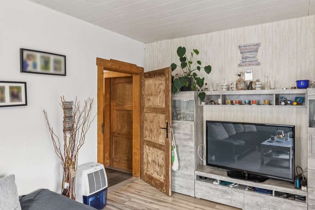Immobilie in Gefrees - ! Provisionsfrei !
Teilsaniertes Mehrgenerationenhaus in Stadtrandlage - Bild 2