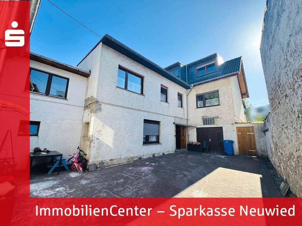 Immobilie in Neuwied - 2 technisch sanierte EFHs auf einem Grundstück in zentraler Lage - Bild 0