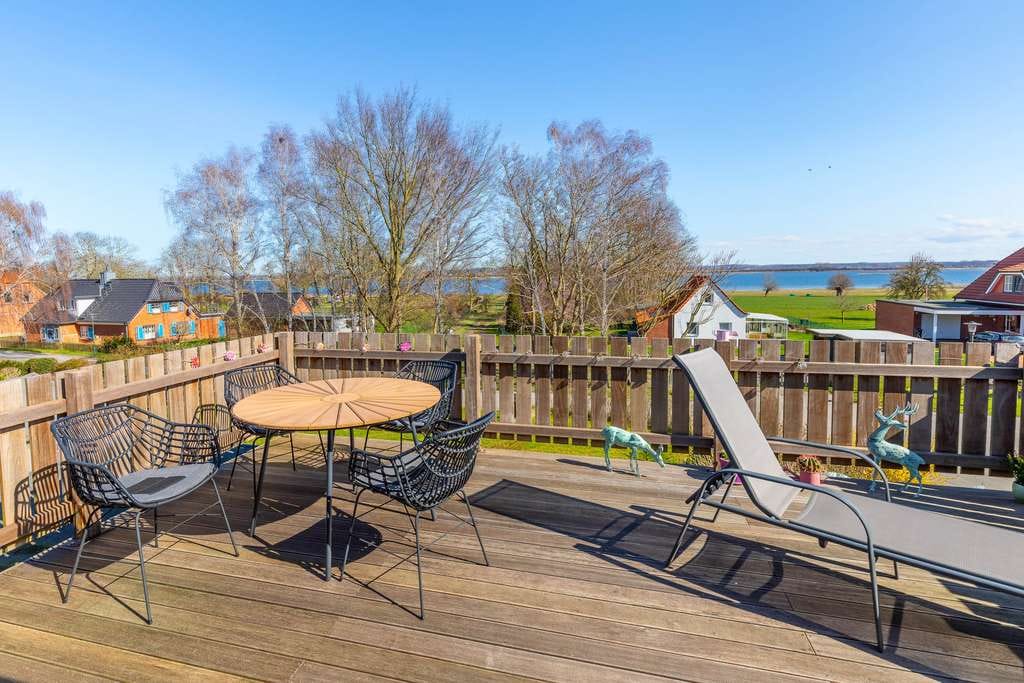 Immobilie in Insel Poel - Charmantes Reihenendhaus auf Insel Poel – Ostseenähe, Naturidylle & 2 Wohnungen, mit Balkon & Garten - Bild 1