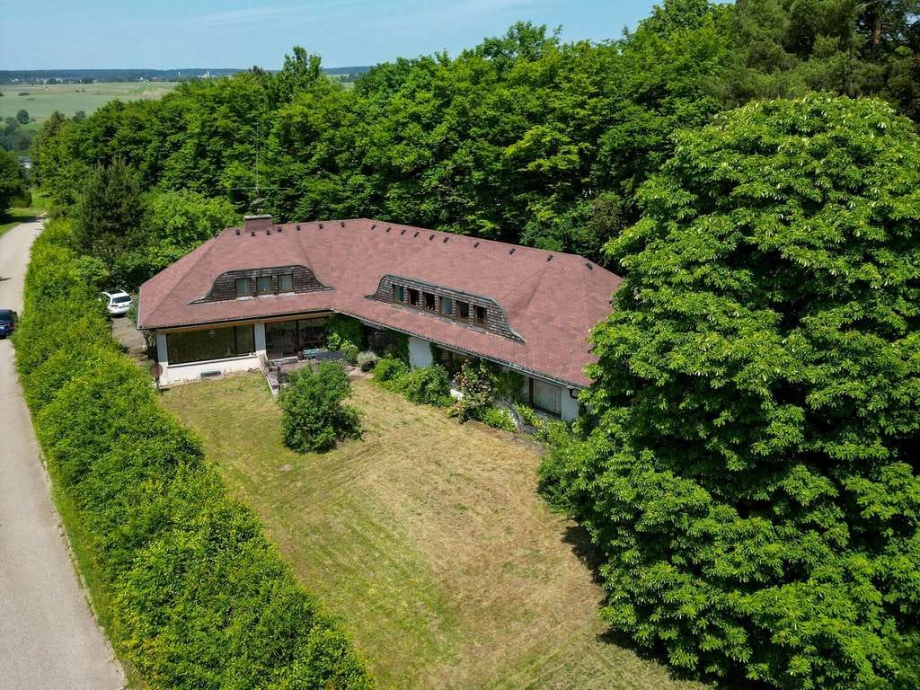 Immobilie in Dornstetten - Einzigartig Herrschaftliches Anwesen in absolut ruhiger Lage in Dornstetten-Aach - Bild 0