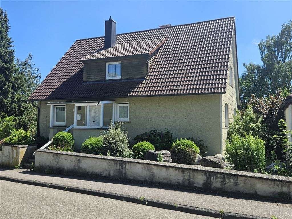 Immobilie in Nattheim - Charmantes Zuhause mit viel Potenzial und schönem Garten - Bild 1