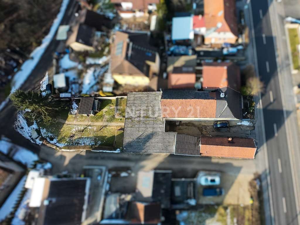 Immobilie in Weitramsdorf - Attraktive Kapitalanlage mit 4 Wohneinheiten und Entwicklungspotenzial in Tambach bei Coburg - Bild 2