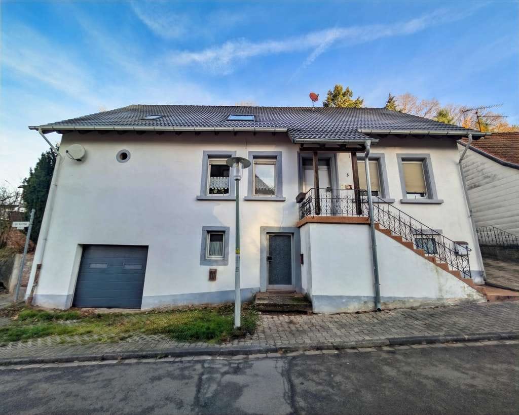 Immobilie in Kaiserslautern - Ein Haus, viele Möglichkeiten – Platz für Familie, Arbeit und Hobby - Bild 0