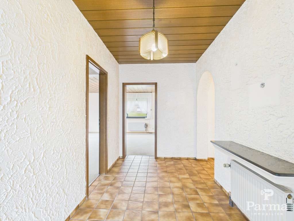 Immobilie in Nideggen - Freistehendes Einfamilienhaus inklusive vermieteter Souterrainwohnung in Nideggen-Schmidt - Bild 0