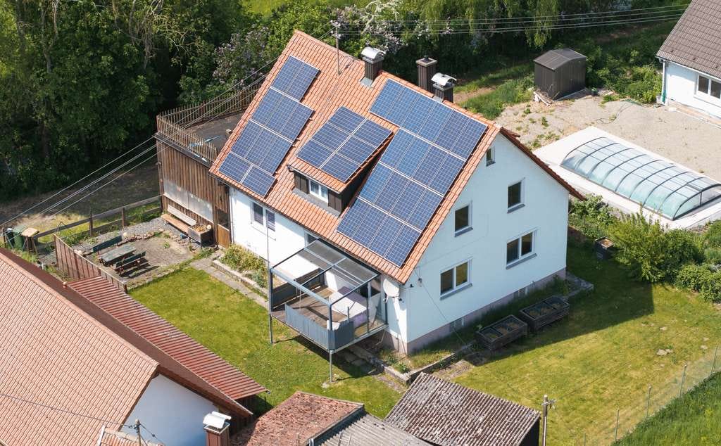 Immobilie in Weißenhorn - Charmantes Einfamilienhaus in idyllischer Lage an der Roth – viel Platz für die ganze Familie - Bild 0