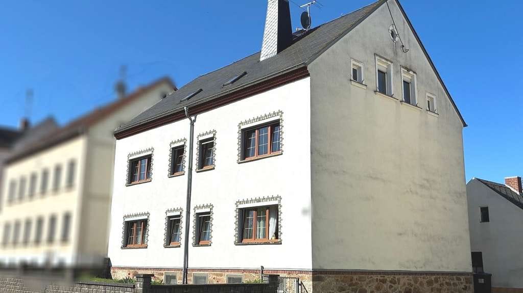 Immobilie in Döbeln - Zweifamilienhaus mit großem Garten - Bild 0