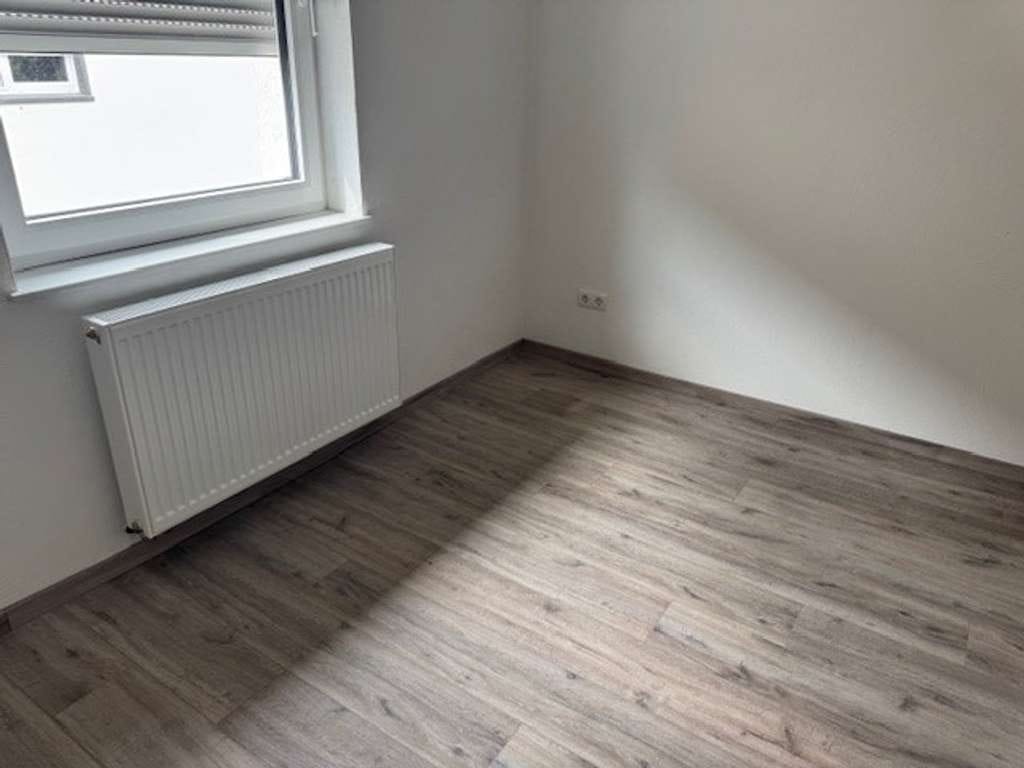 Immobilie in Ochtendung - Kernsanierte Doppelhaushälfte Platz für 2-3 Fahrzeugen in einer Garage - Bild 3