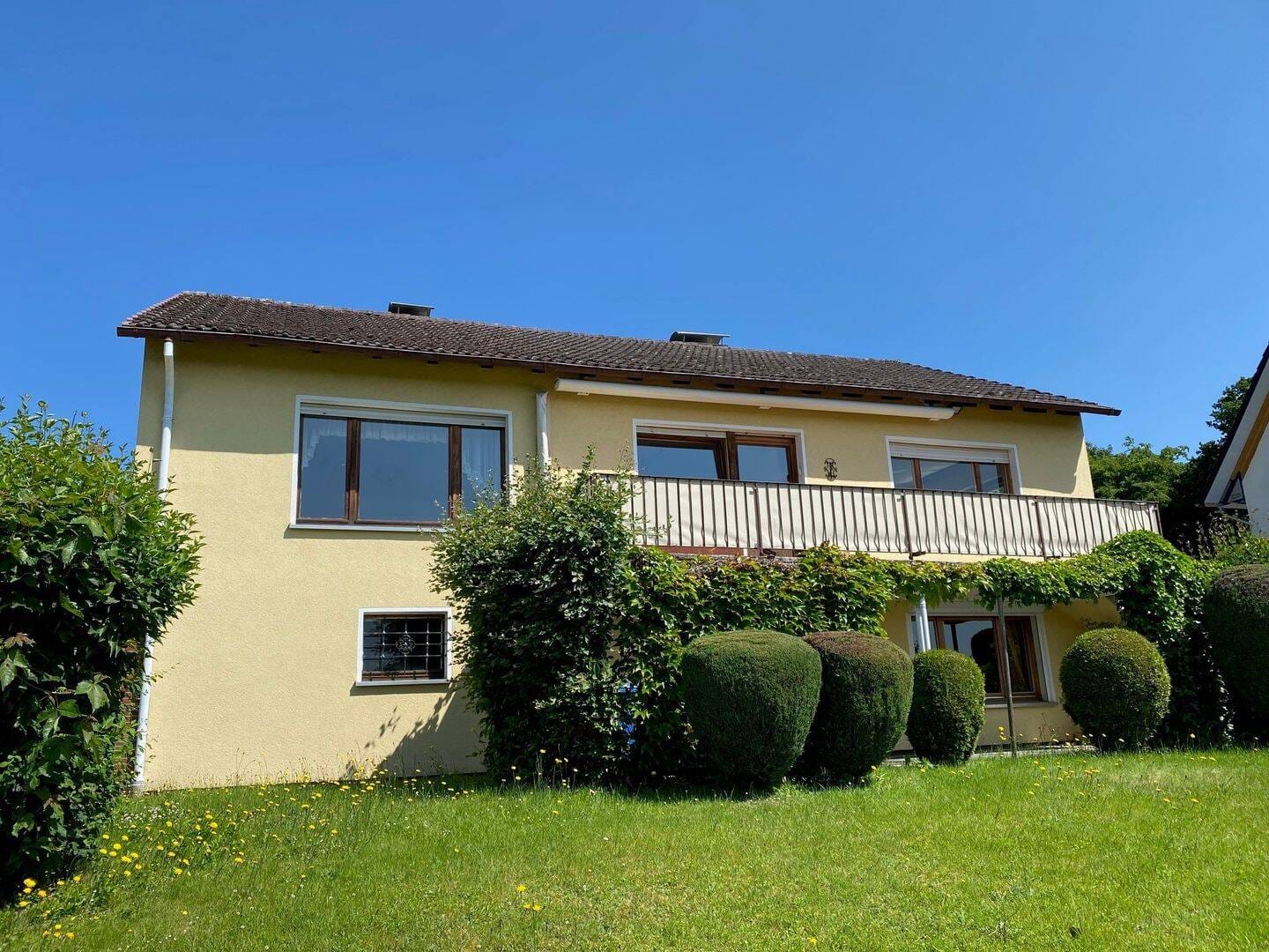 Immobilie in Bad Laasphe - ++ JETZT REDUZIERT ++ Sonnige Aussichten in Bad Laasphe! - Bild 2