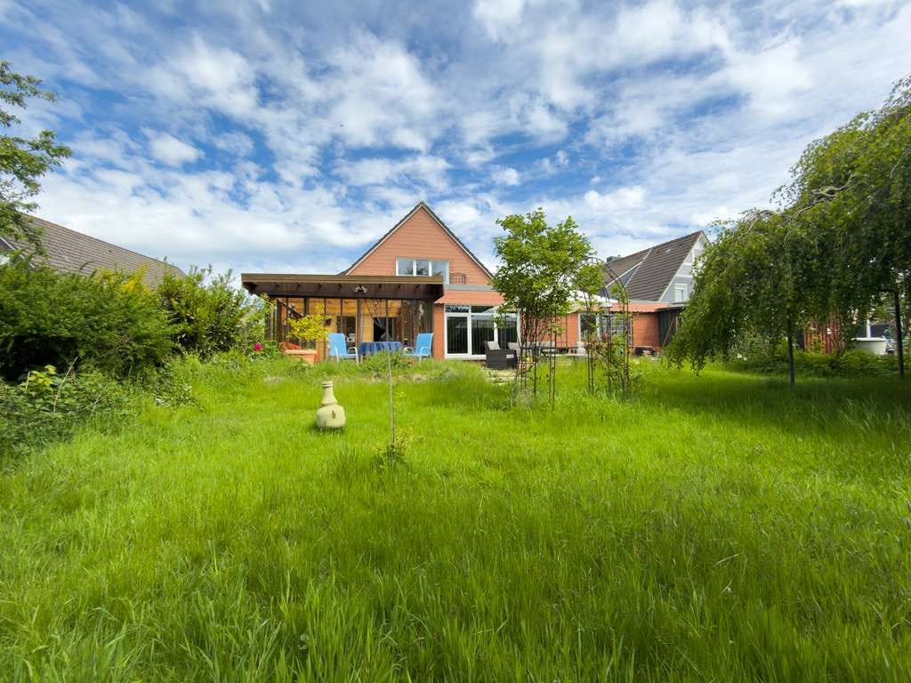 Immobilie in Bredstedt - Wohnen im Grünen: Einfamilienhaus mit unverbaubarem Ausblick - Bild 2