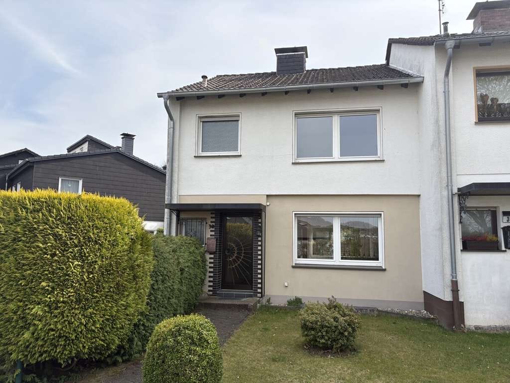Immobilie in Meinerzhagen - VR Immo: Stadtnahes Reihenendhaus mit Garage - Bild 1