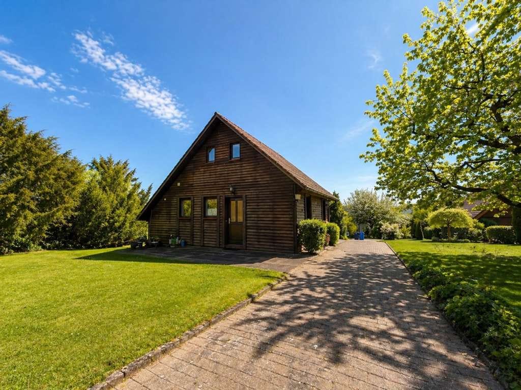 Immobilie in Marienmünster - Charmantes Wohn- oder Ferienhaus in ruhiger Lage mit Weitblick - Bild 1