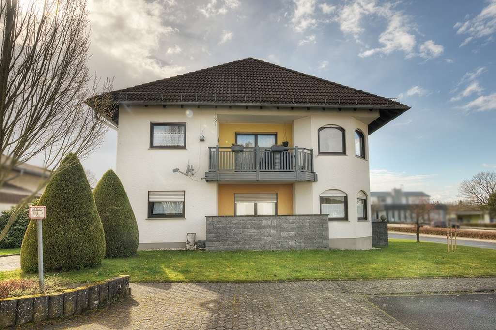 Immobilie in Heiligenroth - Großzügiges Zweifamilienhaus mit vielseitigen Nutzungsmöglichkeiten - Bild 3