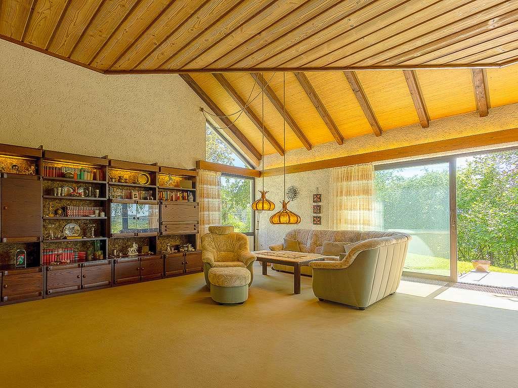 Immobilie in Sonnefeld - Großzügige Architektenvilla mit traumhaftem Grundstück in bester Lage von Sonnefeld - Bild 2