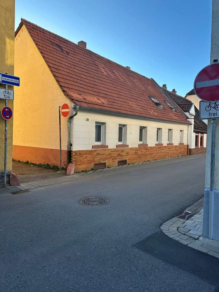 Immobilie in Ilvesheim - Direkt am Neckar! Haus mit 2-3 Wohneinheiten auf der "Insel" und viel Platz für Ihre Ideen - Bild 1