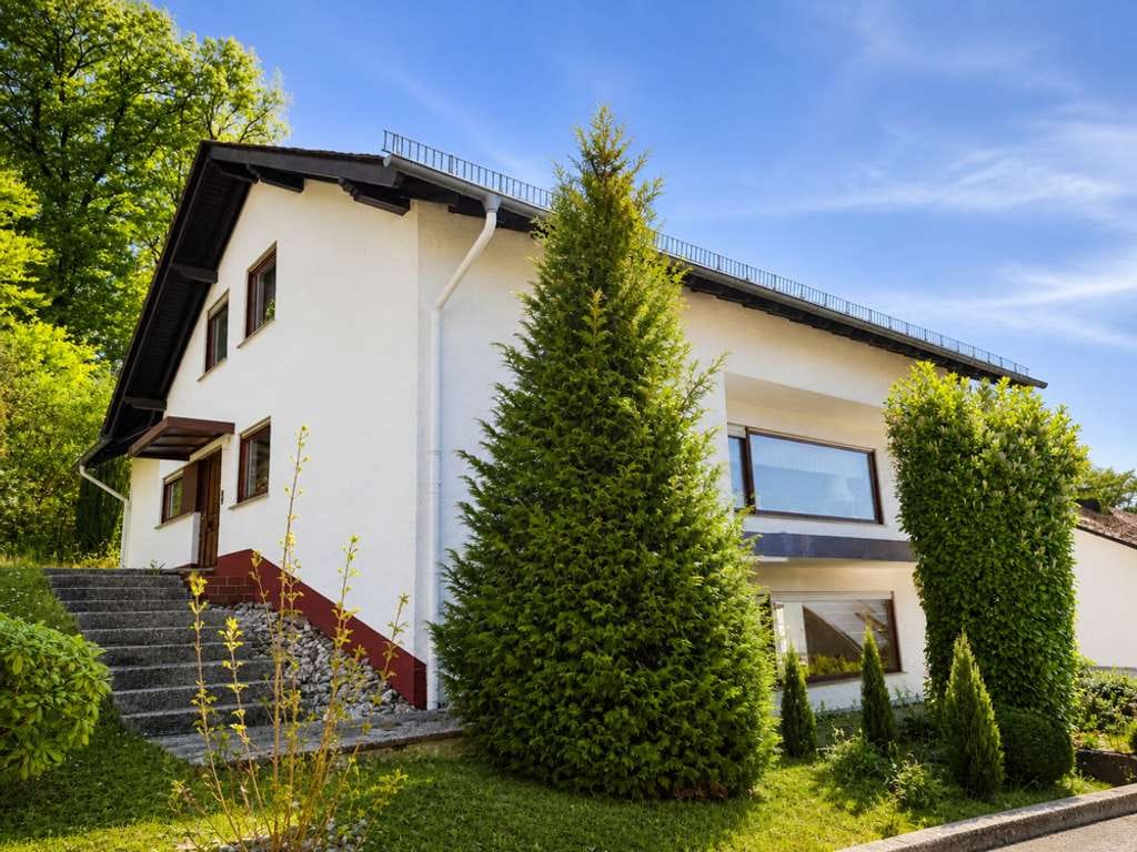 Immobilie in Hillscheid - Großzügiges Einfamilienhaus mit Einliegerwohnung in herrlicher Ortsrandlage und hervorragendem Rhein - Bild 3