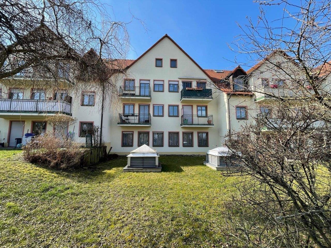 Immobilie in Bannewitz - Top-Lage in Bannewitz | Helle Dachgeschosswohnung mit 2 Balkonen und TG-Stellplatz - Bild 2
