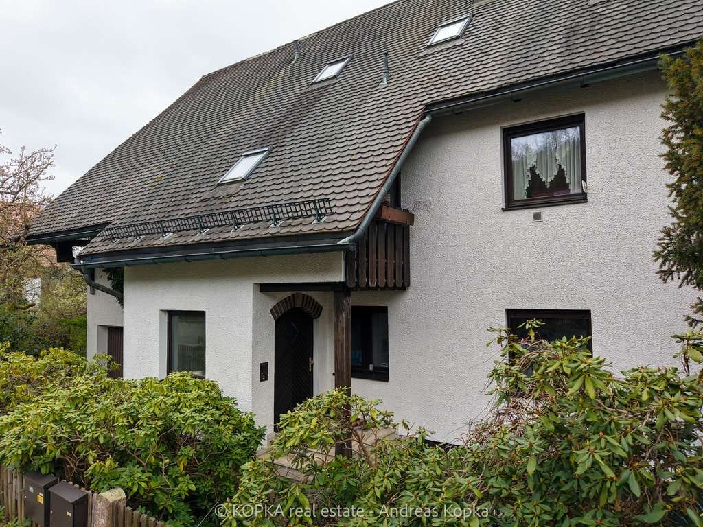 Immobilie in Regenstauf - Mehrfamilienhaus mit 3 Wohneinheiten in begehrter Aussichtslage von Regenstauf - Bild 2