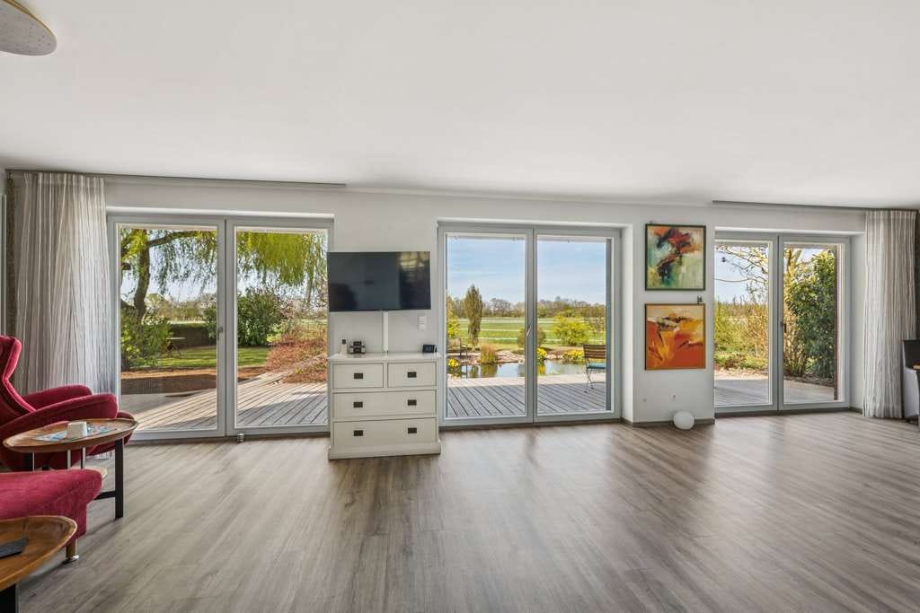 Immobilie in Lüdersfeld - Ein Platz zum Durchatmen
Modernes Haus mit traumhaftem Garten - Bild 3