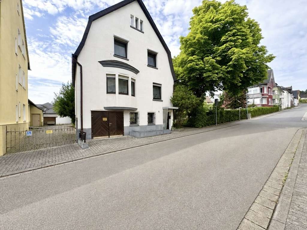 Immobilie in Betzdorf - **Gepflegtes Einfamilienhaus mit viel Platz und schönem Garten in Betzdorf** - Bild 2