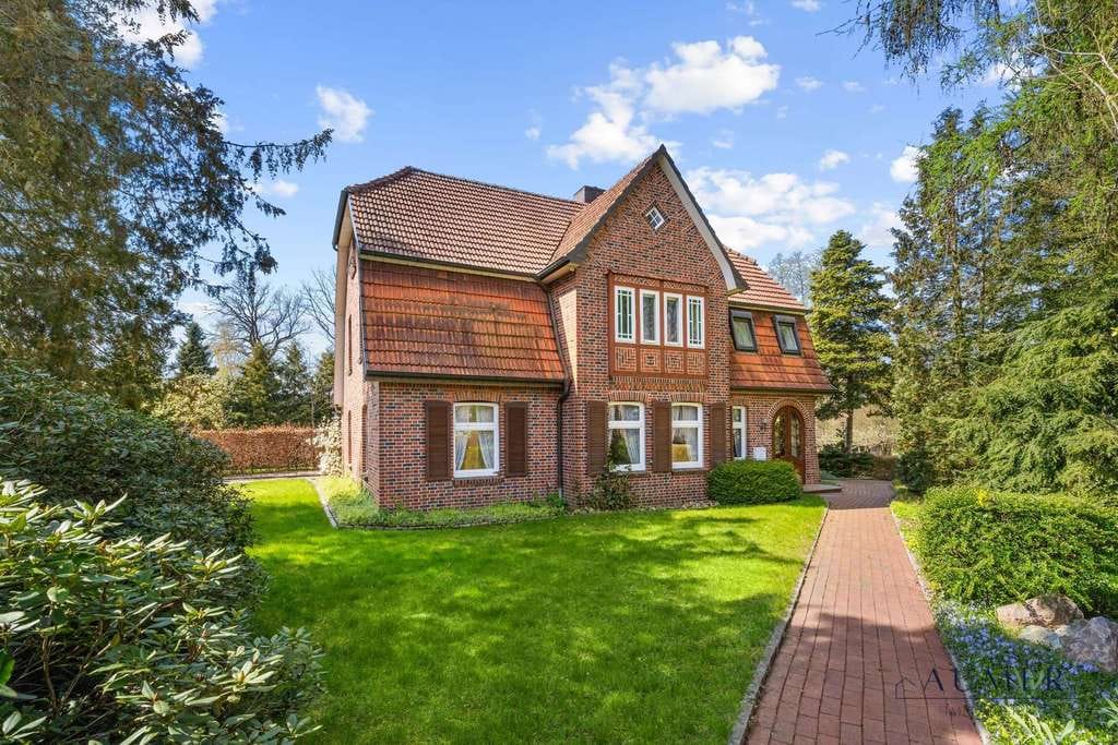 Immobilie in Hanstedt - Einfamilienhaus mit Hof und weitläufigem Grundstück - Bild 0