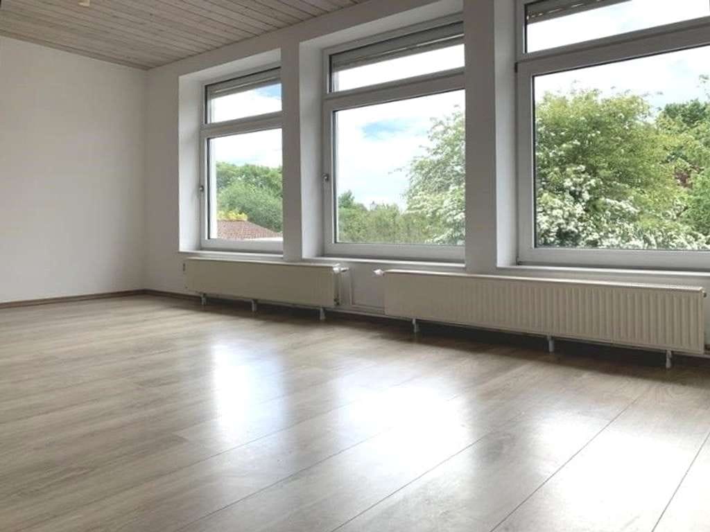 Immobilie in Oldenburg in Holstein - Viel Raum für Leben – Doppelhaushälfte mit Nutzungsmöglichkeiten - Bild 2