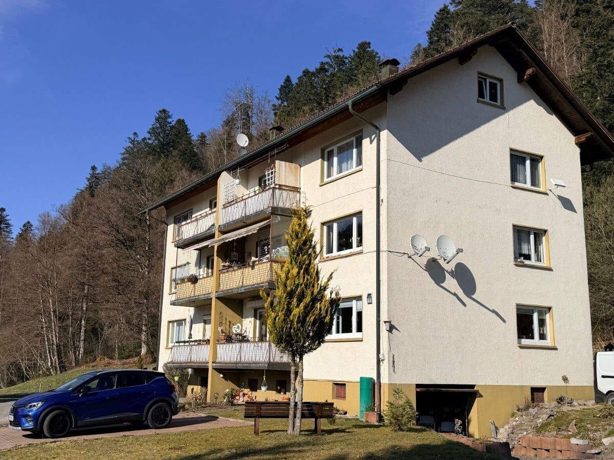 Immobilie in Todtmoos - Solides Renditeobjekt: Voll vermietetes MFH mit Ausbaupotenzial auf großem Grundstück - Bild 0