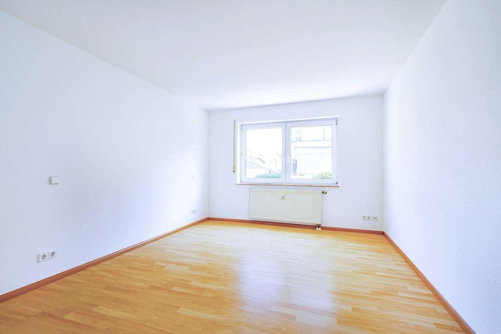 Immobilie in March - Helle 2 Zimmer Wohnung - 10 PKW Minuten von Freiburg - Bild 2