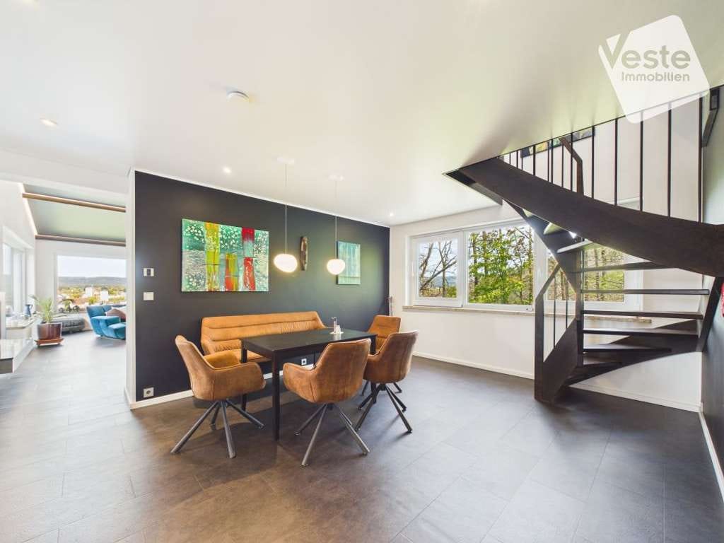 Immobilie in Neustadt bei Coburg - Design. Ruhe. Perspektive. 
 Exklusives Wohnhaus mit ELW am Muppberg - Bild 3