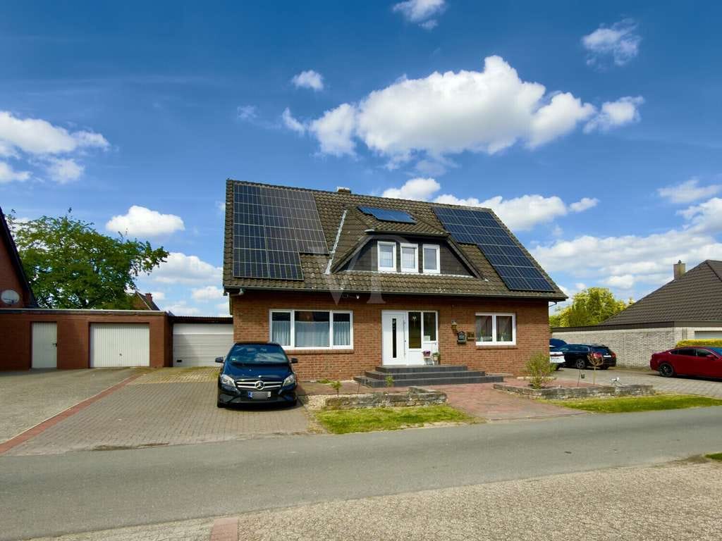 Immobilie in Lähden - Zukunftsfähig wohnen: Modernisiertes Zweifamilienhaus mit großzügigem Grundstück - Bild 1