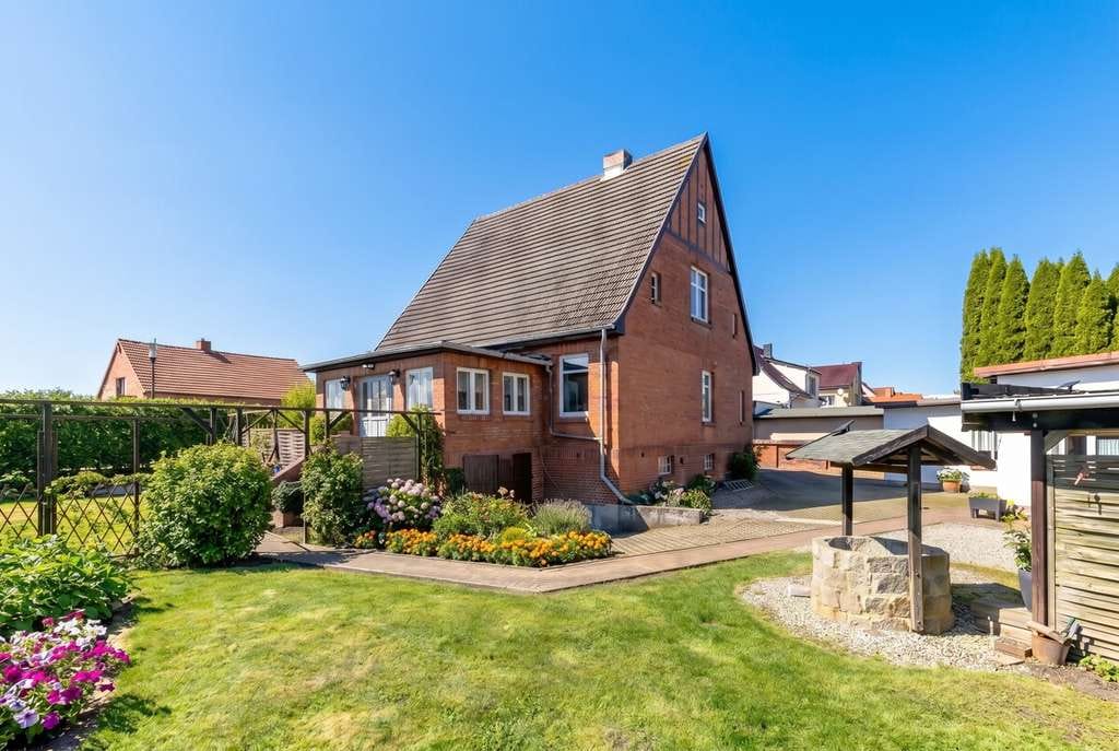 Immobilie in Neubukow - Freistehendes Einfamilienhaus mit potentiellem Baugrundstück - Bild 1