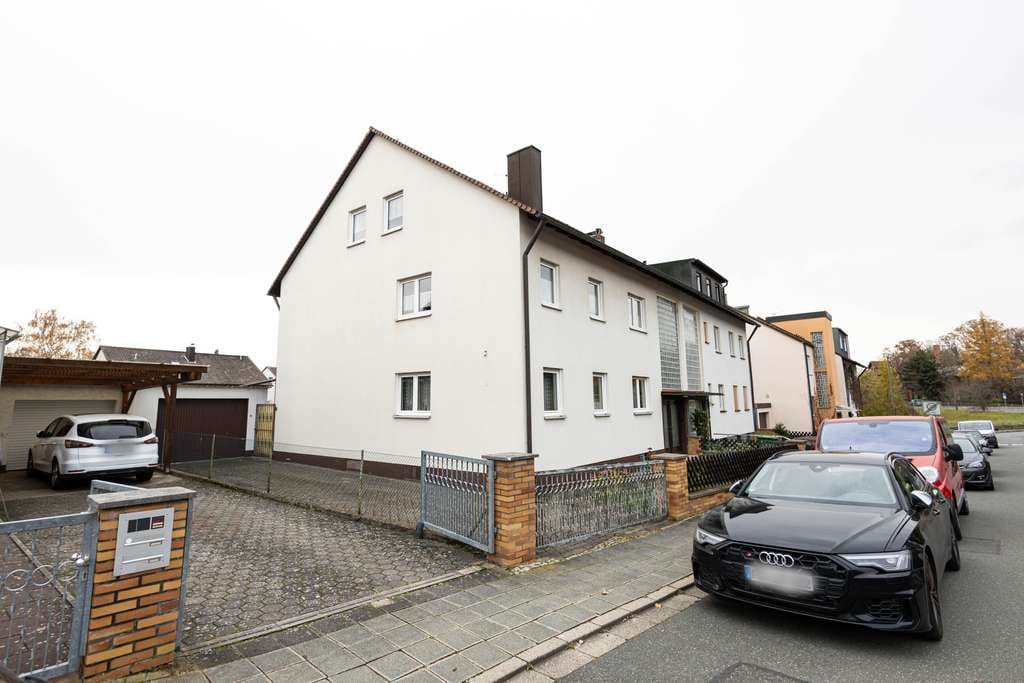 Immobilie in Veitsbronn - Zweifamilienhaus I Großer Garten I Herausragende Lage - Bild 1