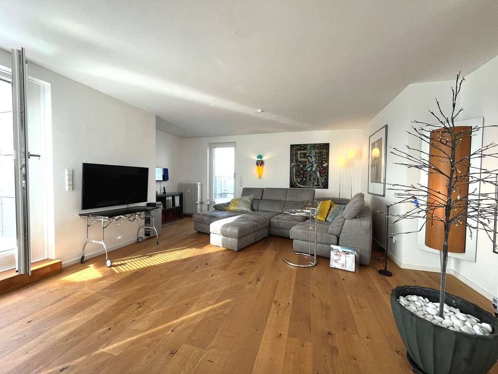 Immobilie in Aschheim - Exklusive 4-Zi.-DG-Wohnung mit 3 Terrassen und zwei TG-Plätzen in Aschheim - Bild 3