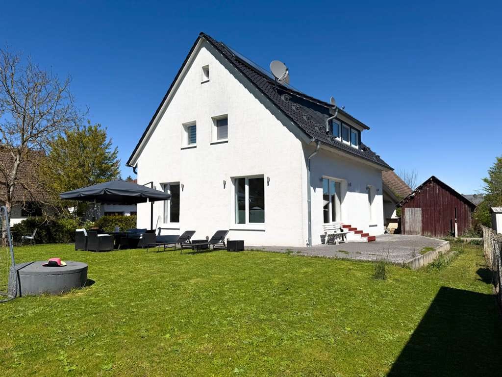 Immobilie in Ahorn - Modernes Einfamilienhaus mit Carport und schönem Garten! - Bild 0