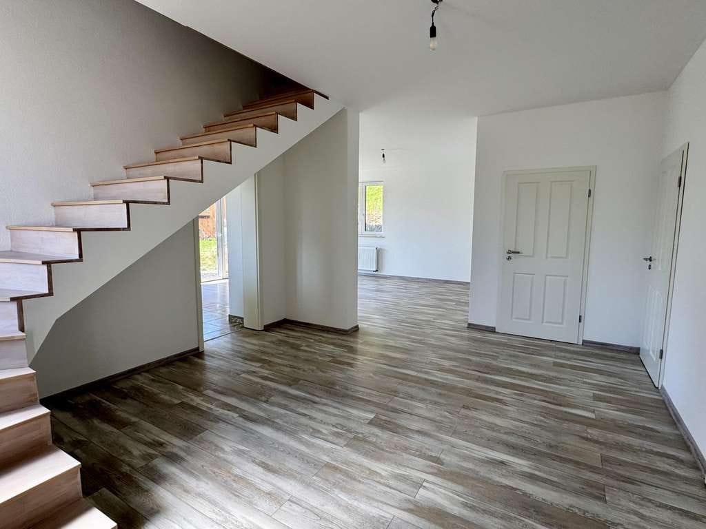 Immobilie in Ronsberg - Modernes Einfamilienhaus in Ronsberg - Baujahr 2018, Massivbau, 818 m² Grundstück - Bild 3