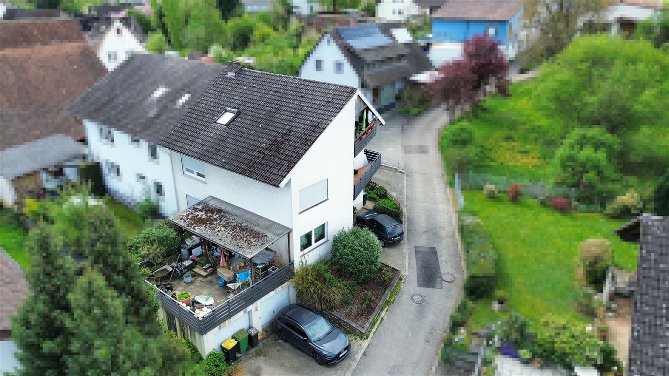 Immobilie in Sulzburg - Attraktives Anlageobjekt: Gepflegtes MFH mit drei Wohneinheiten in Sulzburg OT - Bild 0