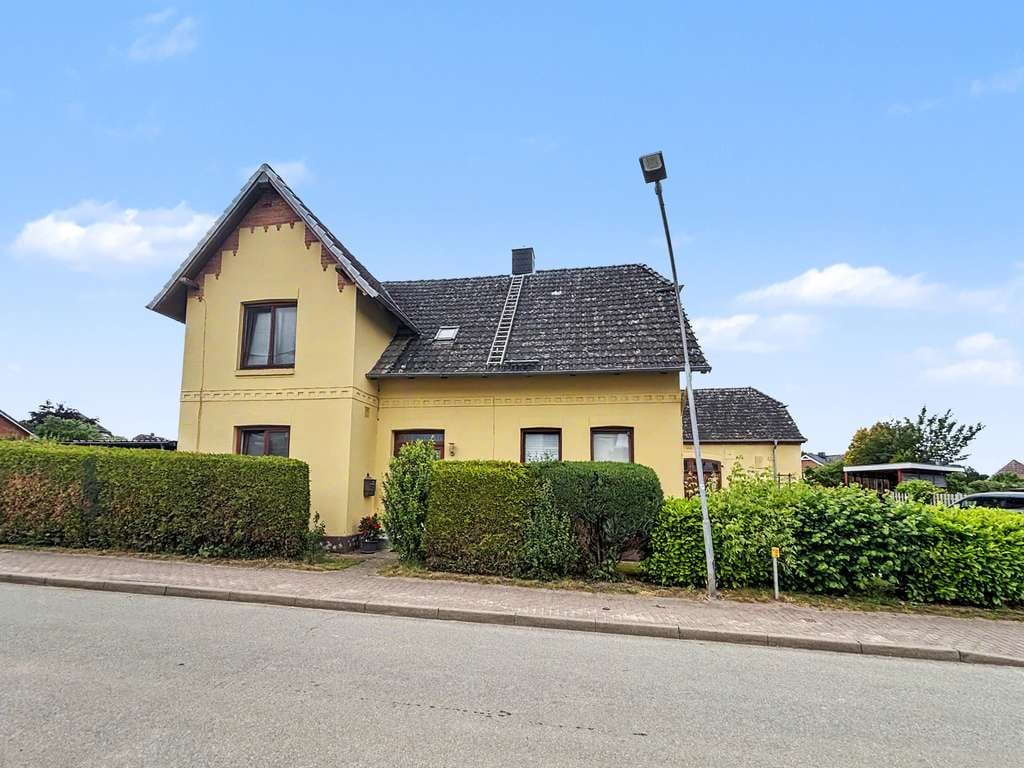 Immobilie in Pölitz - Platz für Ihre Ideen: Mehrfamilienhaus in Pölitz - insgesamt 4 Wohneinheiten, 2 davon bezugsfrei - Bild 0