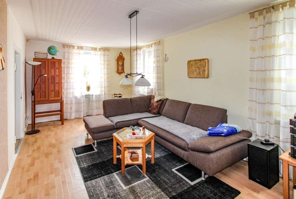 Immobilie in Hünfelden - Charmantes Einfamilienhaus mit Garage, Ausbaureserve im Dachgeschoss und schönem Garten in Ohren  - Bild 3