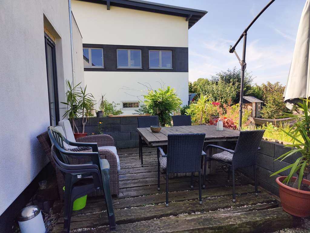 Immobilie in Altenkirchen (Westerwald) - Moderne Doppelhaushälfte mit Carport und Dachterrasse mit herrlichen Ausblick! - Bild 4