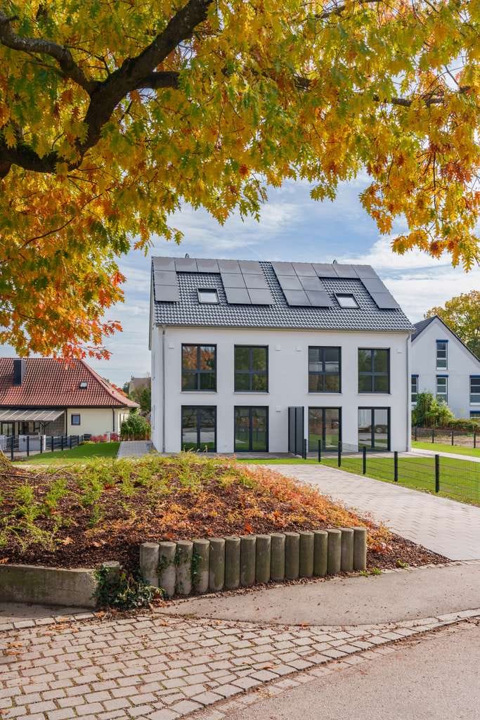 Immobilie in Aystetten - Exklusive Doppelhaushälfte zum Erstbezug // Neubau in Aystetten - Bild 0